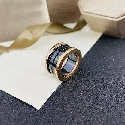 Spring Ring Titanium Steel 18K Rose Gold Plated Black and White Ceramic Ring