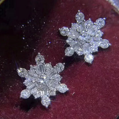 Charming Silver Plated Inlay Lab Diamond Zircon Snowflake Stud Earrings for Women Wedding Party Fashion Jewelry Christmas Gift