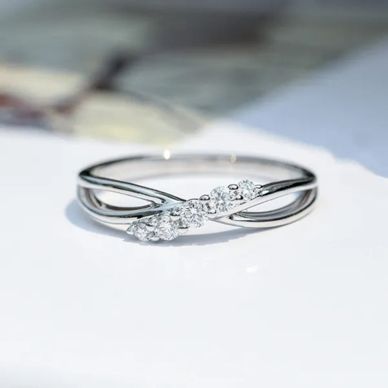 Exquisite Silver Color Twist Ring Shiny Crystal Zircon Wedding Band Engagement Rings for Women Anniversary Party Gift