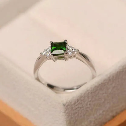 Sparkling Sterling 925 Silver Natural Green Emerald White Diamond Engagement Wedding Band Rings for Women Finger Jewelry