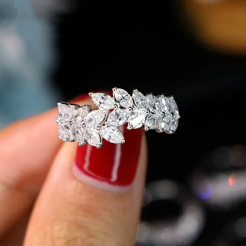 Luxury Women's Fashion Marquise Cut Ring Elegant Female Bridal Wedding Rings for Women Jewelry Engagement Anniversary Gift Party Accessories