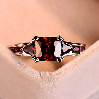 Fashion Women's Princess Cut Garnet Red Zircon Wedding Ring Party Jewelry Gift Size 6 7 8 9 10
