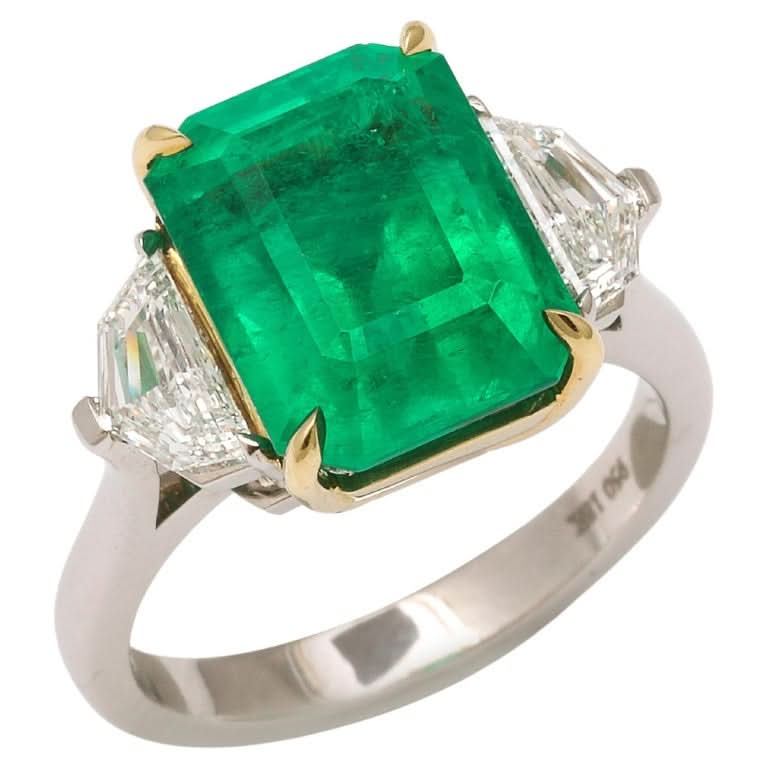 Colombian Vivid Green 6.97 Carat Emerald and Diamond Platinum Ring